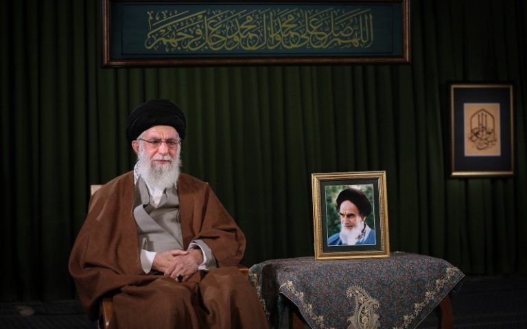 قائد الثورة يشيد بالتزام التعليمات الصحية في مجالس العزاء الحسيني