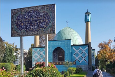 المركز الإسلامي في هامبورغ يدين بشدة هتك حرمة الإمام الحسين عليه السلام