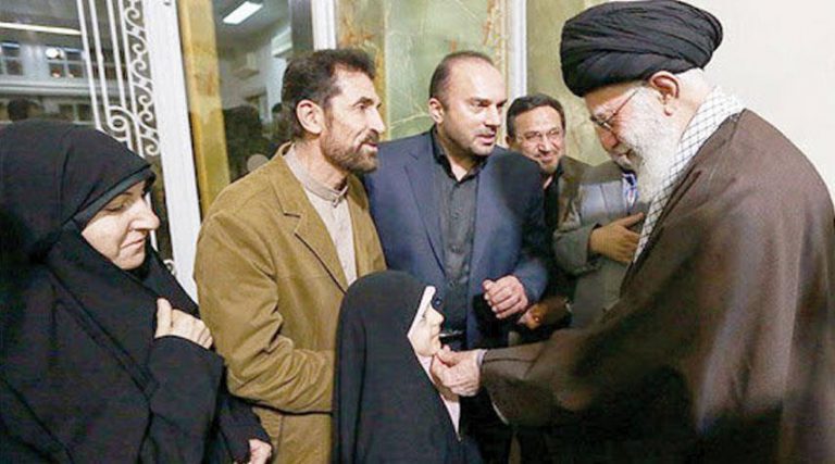 طفلة ايرانية نابغة تحصل على البكالوريوس وتحضر للماجستير!