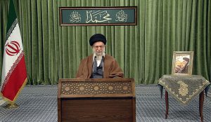 قائد الثورة : سياسة ايران واضحة ولن تتغير بتغيير قادة أميركا