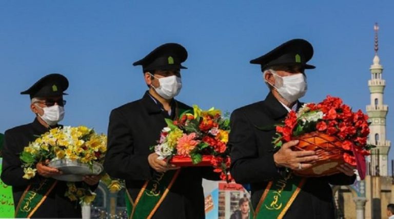 غسل قبة مسجد جمكران المقدس واستبدال رايته