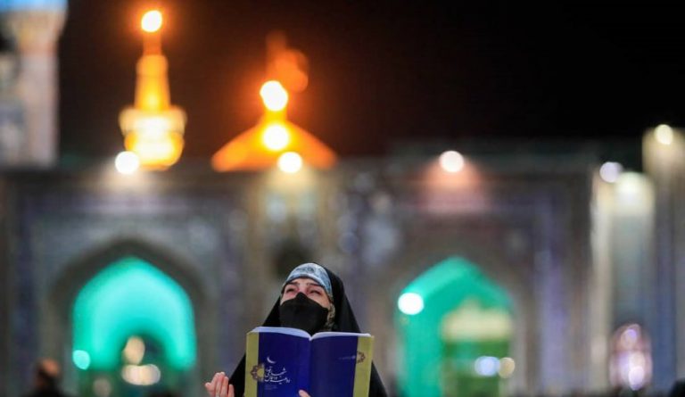 أجواء المرقد الرضوي في ليلة الـ21 من رمضان