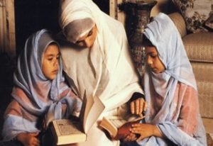 حكم ومواعظ القرآن الكريم والروايات حول الأسرة المسلمة