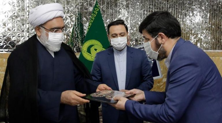 سادن العتبة الرضوية يعين رئيسا جديدا للمؤسسة العلمية والثقافية