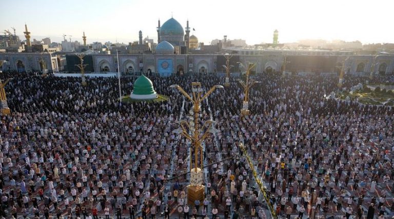 صلاة عيد الأضحى في العتبة الرضوية المقدسة