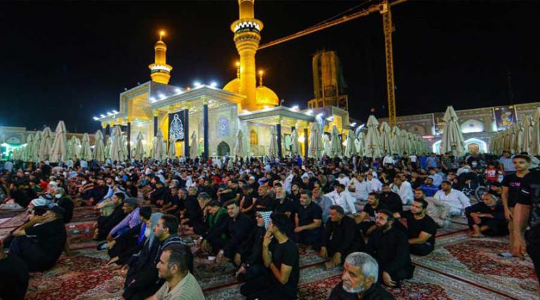 أقيم مجلس عزاء بحضور حشود الزوار في حرم الامامين الكاظمين بمناسبة استشهاد الامام محمد بن علي الجواد (ع).