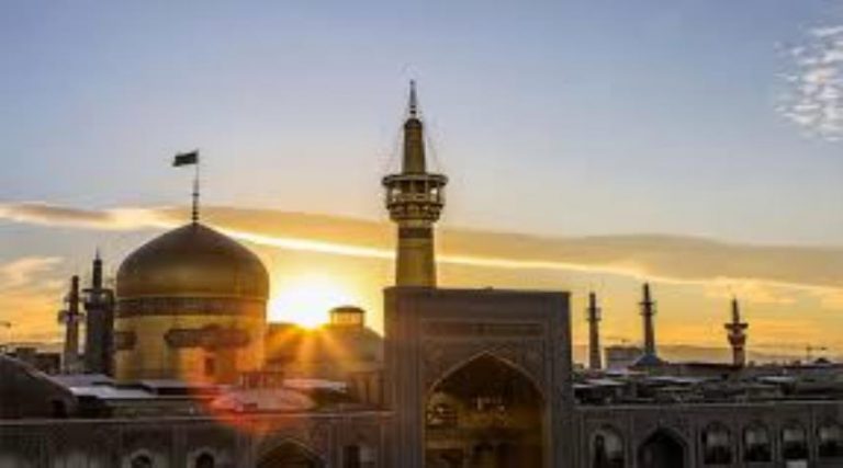بالصور من ايران... مراسم "صلا" التقليدية في العتبة الرضوية المقدسة