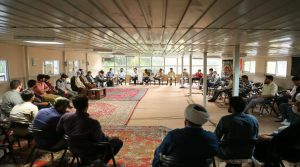 اجتماع إمام جمعة مدينة قزوين الايرانية مع شباب المواكب الحسينية