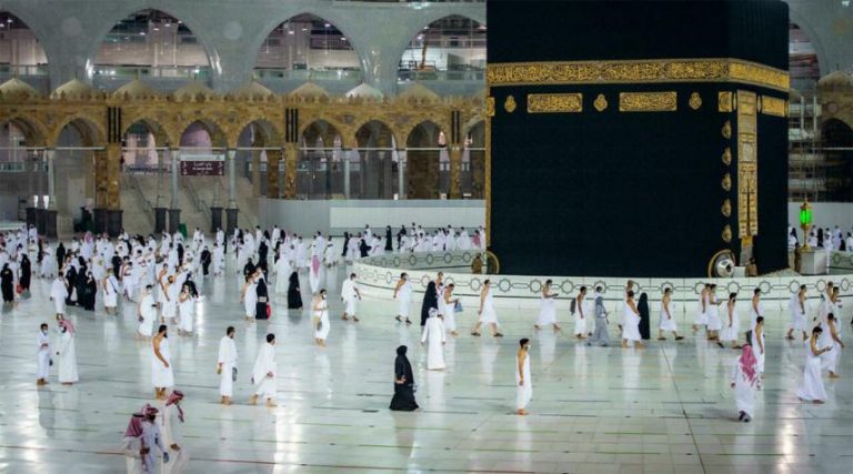 السعودية تنوي زيادة معتمري الخارج إلى 120 ألف شخص