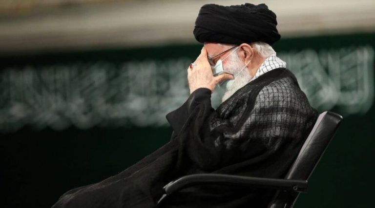 اقامة مراسم ليلة عاشوراء بحضور الامام الخامنئي