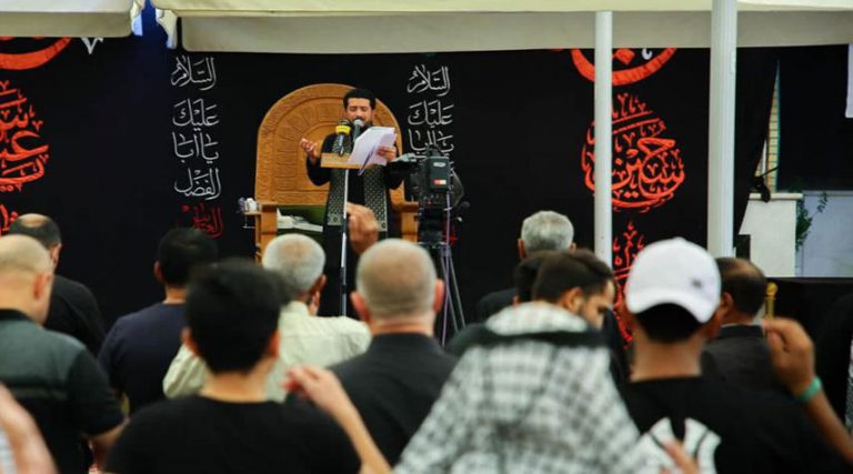 تواصلاً للبرنامج الديني والعزائي الخاص بموسم أربعينية الإمام الحسين "عليه السلام"، أقامت الأمانة العامة للعتبة الكاظمية المقدسة مجلس عزاء حسيني بمناسبة الأربعين في حرم الإمامين الكاظمين (ع).