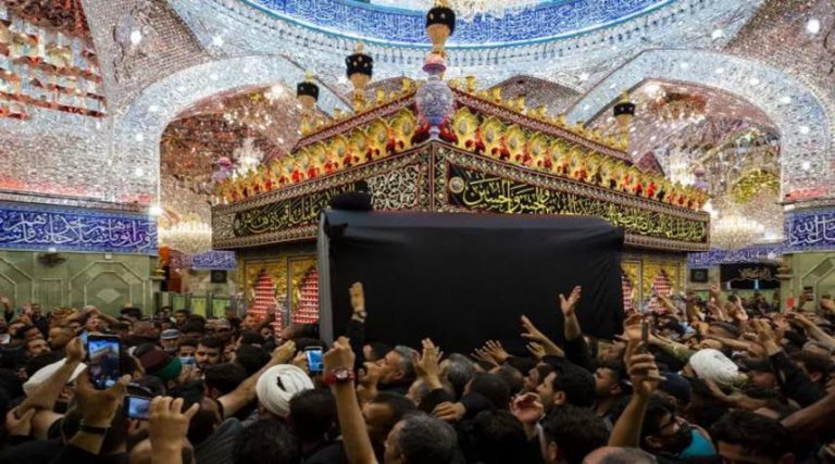 بتشييعٍ مهيبٍ.. العتبتان المقدّستان تستقبلان جُثمان المرجع السيّد محمد سعيد الحكيم