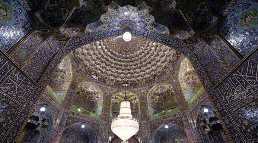 رواق "الله وردي خان" روعة العمارة الإسلامية في الحرم الرضوي