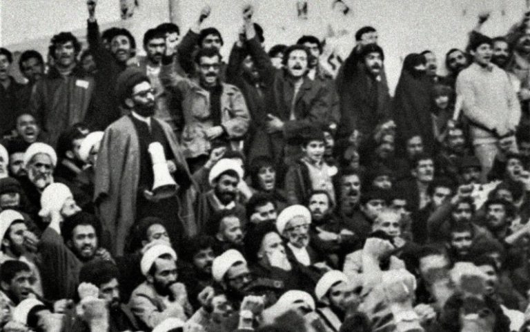 ما هي قصّة الاعتصام الذي أعاد الإمام الخميني إلى ربوع الوطن؟