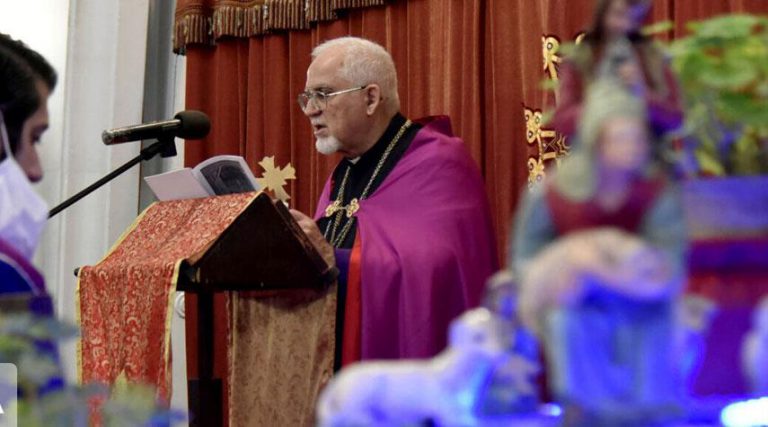 أقيمت مراسم ميلاد السيد المسيح عليه السلام بمشارکة أبناء الديانة المسيحية في العاصمة طهران في كنيسة "سورب غريغور".