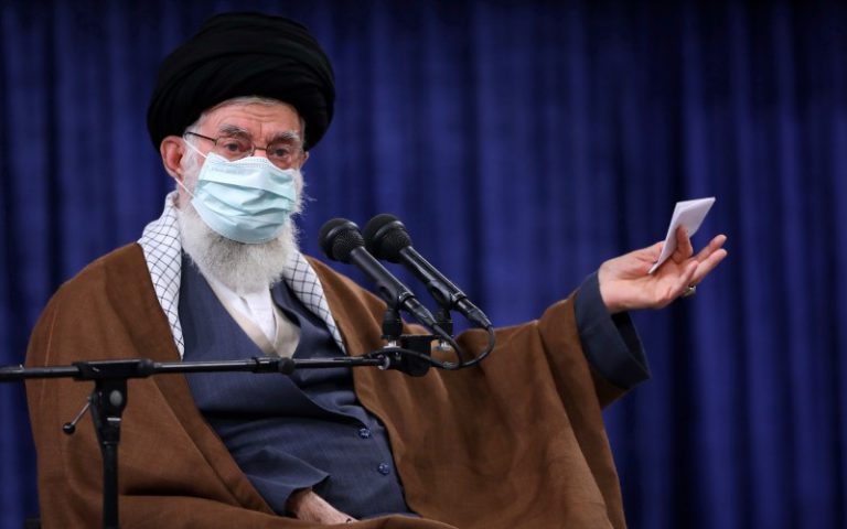 النصّ الكامل لكلمة الإمام الخامنئي (دام ظله ) في لقاء الممرّضات والممرّضين وأهالي شهداء قطاع الصّحة