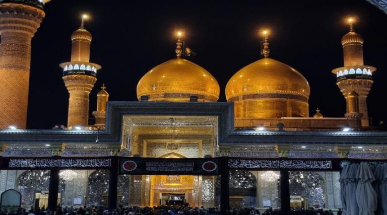 الصحن الكاظمي توشح أروقتها بالسواد إيذانا لإعلان الحداد