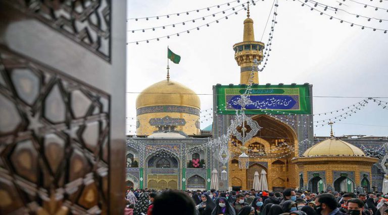 أجواء العتبة الرضوية في موسم الربيع