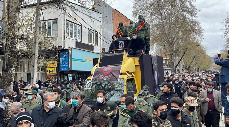 تشييع جثمان المرجع الديني آية الله علوي جرجاني