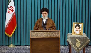 قائد الثورة الاسلامية: شعبنا اثبت صموده في وجه الاستكبار العالمي
