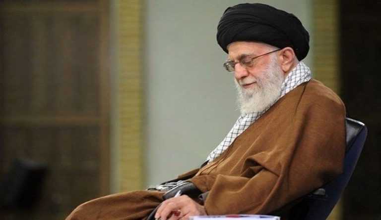 قائد الثورة الإسلامية يعزي برحيل آية الله سيد مهدي بجنوردي