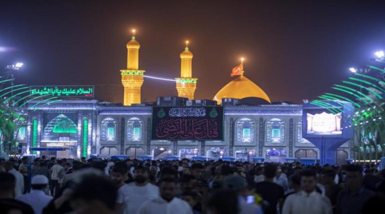 بالصور.. إحياء ليلة القدر الأولى عند مرقد أبي الفضل العبّاس