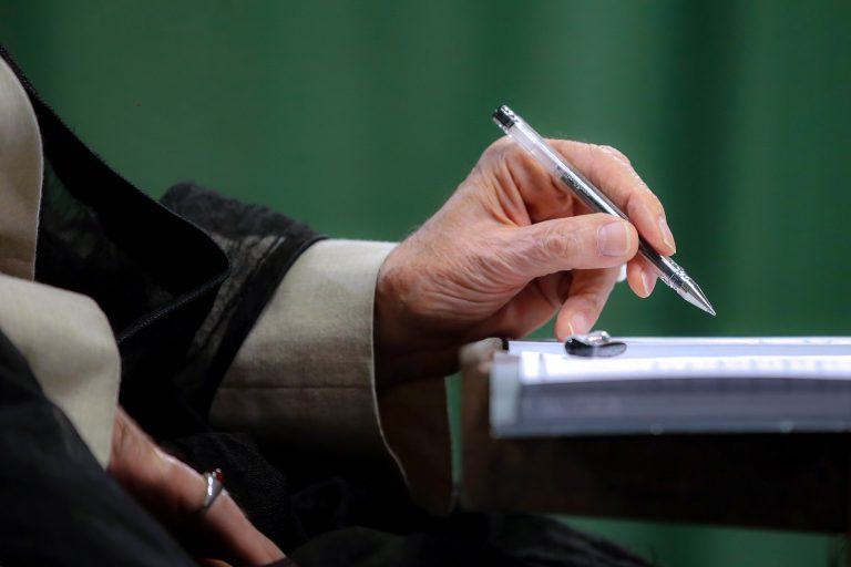 قائد الثورة الإسلاميّة يعزّي بوفاة الزوجة المُكرّمة لآية الله جوادي آملي