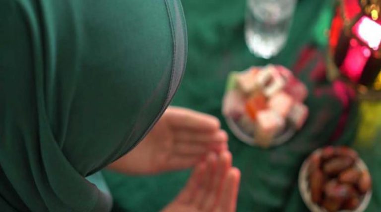 لماذا كُتبت علينا فريضة الصيام في شهر رمضان؟