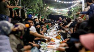 مائدة إفطار كريم أهل البيت(ع) بطول ألف متر في دولت آباد