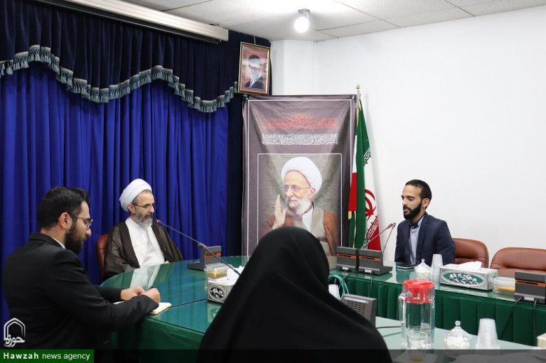 لقاء طالبات الحوزة العلمية النسوية في سمنان برئيس مؤسسة الإمام الخميني (ره) التعلمية والبحثية