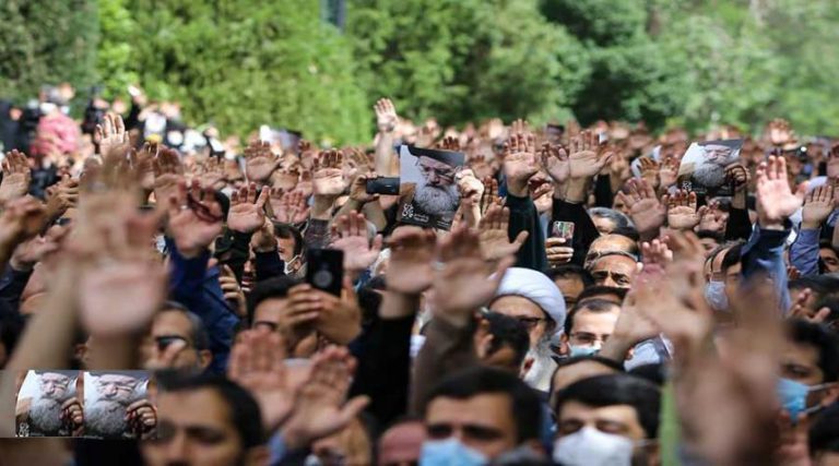 مراسم تشييع جثمان عالم الأخلاق آية الله فاطمي نيا في طهران