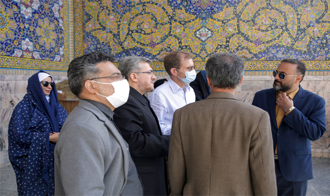 السفير النرويجي لدى طهران يزور العتبة الرضوية