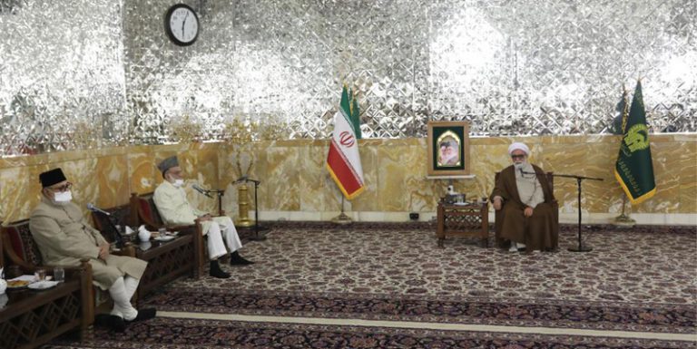 متولي العتبة الرضوية يشدد على إتحاد مسلمي الهند