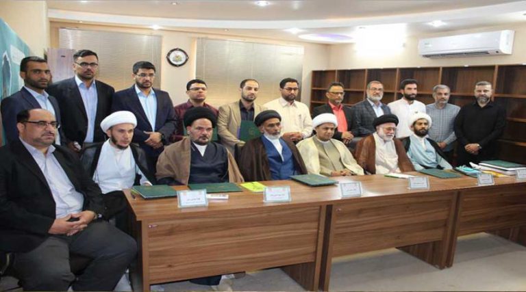 العتبة الحسينية تختتم البرنامج التطويري لمعلمي المزارات الشيعية بمدينة قم