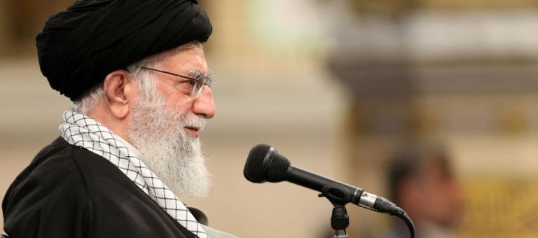 الإمام الخامنئي( دام ظله ) الشباب وصناعة الثقافة