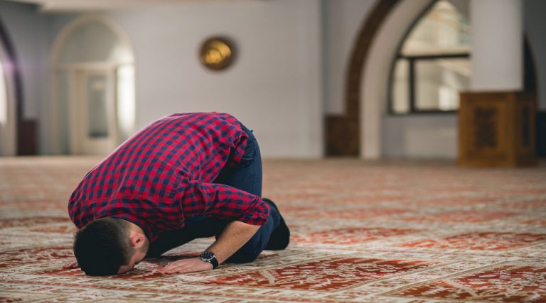 صلاة يوم الأحد في شهر ذي القعدة