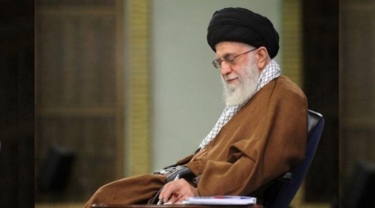 قائد الثورة يعزي بوفاة حجة الإسلام محمود دعائي