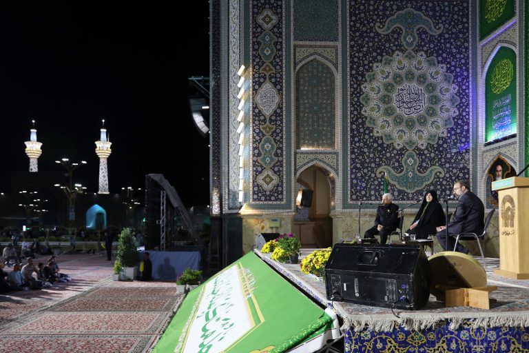 العتبة الرضوية تحيي ذكرى وفاة الإمام الخميني (رض)