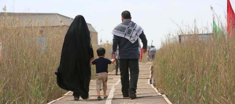 الأسرة أساس المجتمع