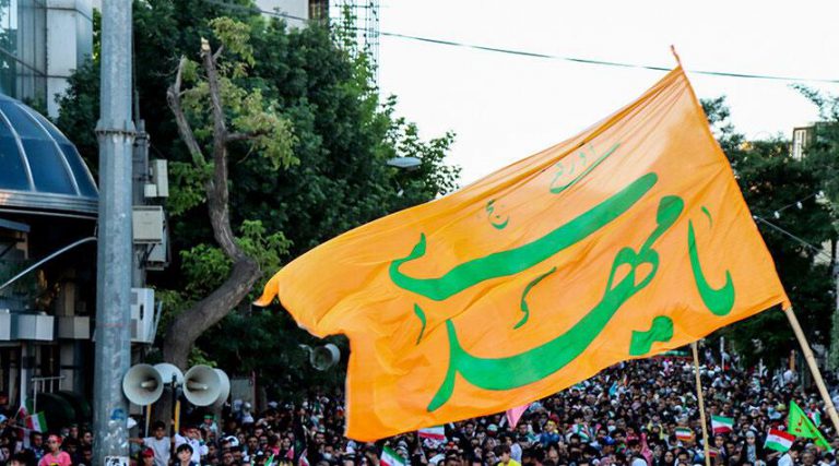 اجتماع جماهيري لأداء نشيد "سلاما أيها القائد" في زنجان