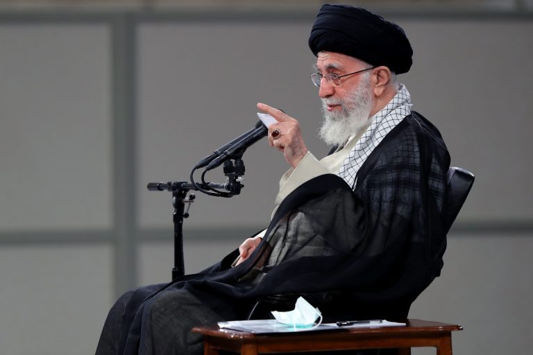الإمام الخامنئي في لقاء مع أهالي محافظة أصفهان