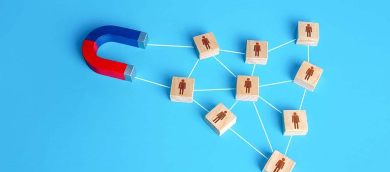 لا تَثِقْ بعدوّك!