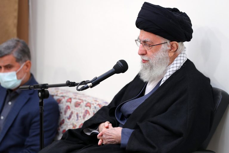 النصّ الكامل لكلمة الإمام الخامنئي في لقاء مع عائلة المرحوم آية الله الشيخ مصباح اليزدي (قده)