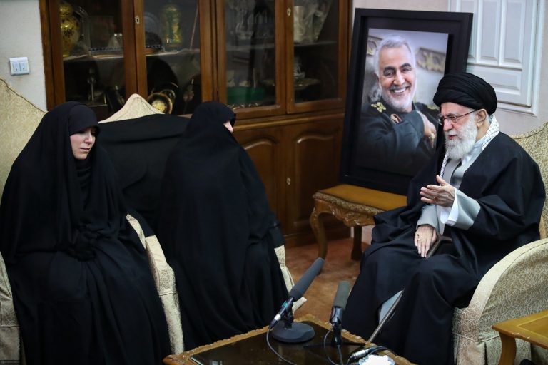 كلمة الإمام الخامنئي لدى زيارته عائلة اللواء الشهيد الحاج قاسم ..