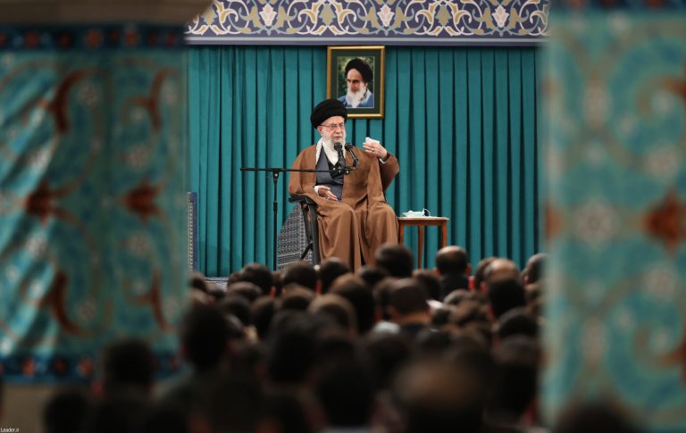 الإمام الخامنئي في لقاء مع الطلاب الجامعيّين