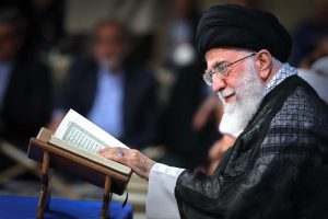 بيان قائد الثورة الإسلامية عقب التطاول على حرمة القرآن المجيد المقدسة في السويد