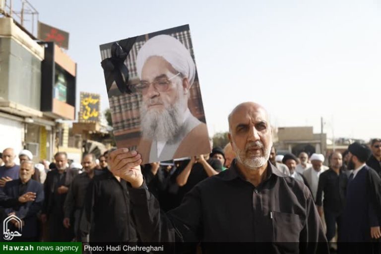 بالصور/ تشييع جثمان الفقيدآية الله محمد حسن الفاضل الكلبايكاني بمدينة قم المقدسة