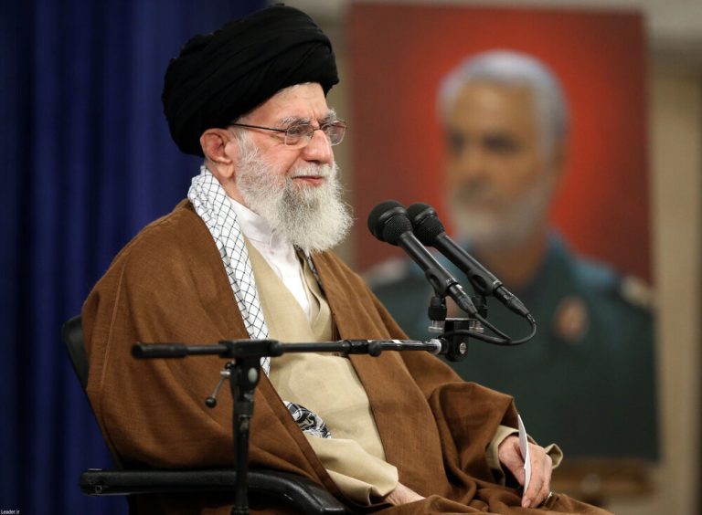 بالصور/ لقاء أهالي محافظتي كرمان وخوزستان مع الإمام الخامنئ