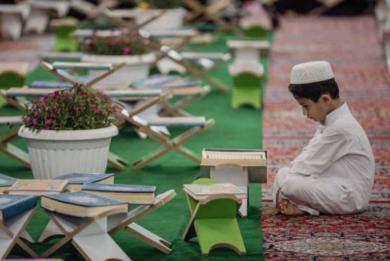 كيف أتعامل مع أبنائي في شهر رمضان؟