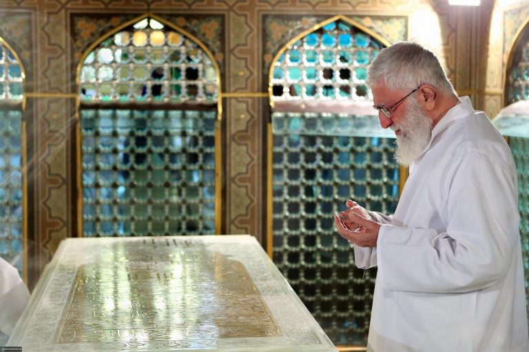 زيارة الامام الرضا عليه السلام كاملة مكتوبة